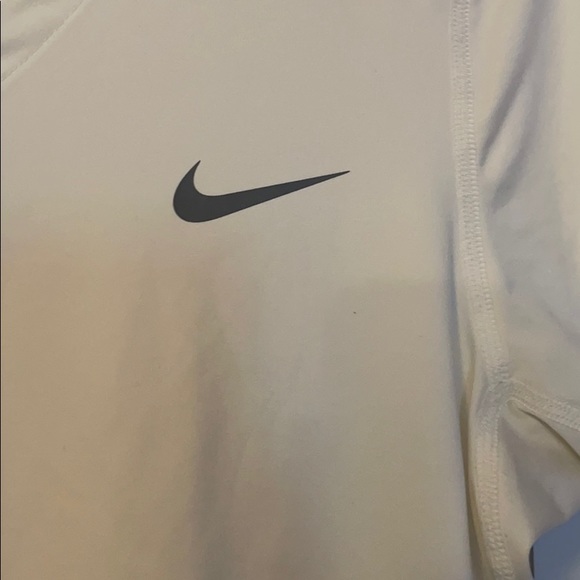 White Nike dri-for tee - Picture 3 of 3